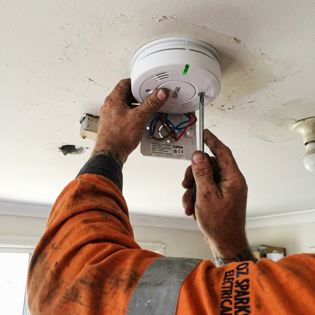 Smoke alarm installation